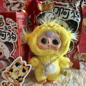 🔥 Fire Sale 🔥
Cats & Dogs Confirmed: Cheese w/ Barrette & Crazy Eyes (purple)